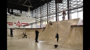 Ольга Лерман меняет карьеру педагога на скейт в тизер-трейлере комедии «Своя в доску»