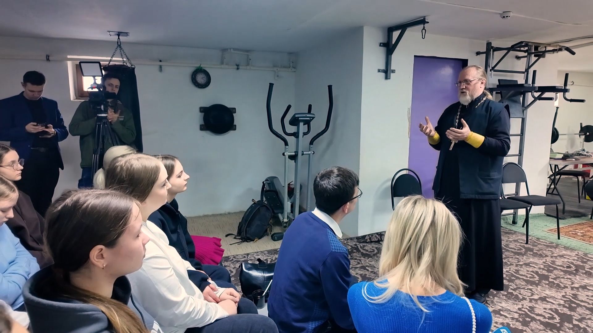 В храме прошла встреча молодежи смотреть онлайн