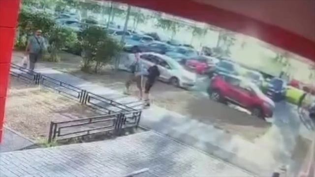 Драка у магазина смотреть онлайн