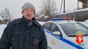 Экипаж ДПС оказал известному свердловскому триатлонисту Сергею Дементьеву помощь на трассе