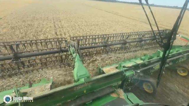 Уборка урожая в поместье Бартоу с помощью комбайнов x3 John Deere X9 1100 и Fendt 936 Vario + HAWE смотреть онлайн