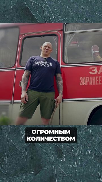 Последний хлеб с майонезом делили! #нафталиноф #КостяМосква смотреть онлайн