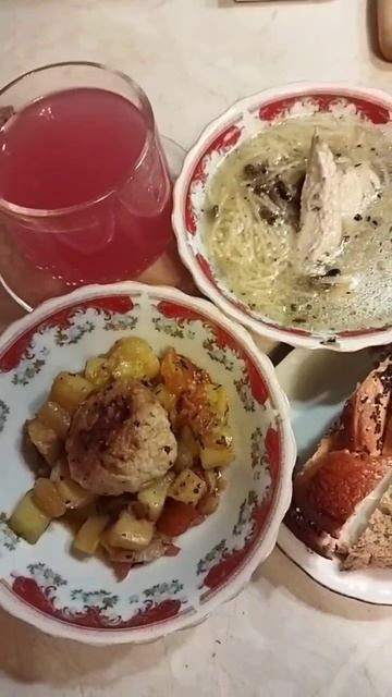 очень вкусные обеды, завтраки, ужины. Готовим сами, кушаем сами. смотреть онлайн