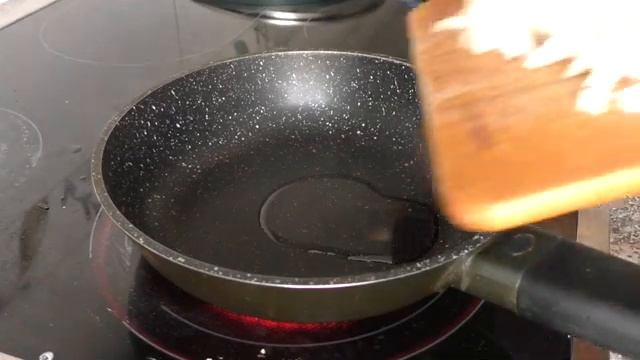 Очень вкусная Кулебяка с курицей, яйцом и грибами. Очень вкусно! Обзор приготовления.