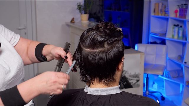 Стрижка волнистых волос от Ирины Ковалёвой смотреть онлайн