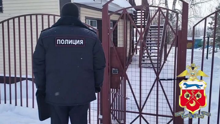 Появились кадры задержания напавшего с ножом на детсад в Бугуруслане смотреть онлайн