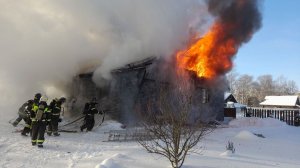 (Рыбинск-40) СГОРЕЛ ДОМ В КАМЕННИКАХ