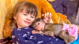 Манечка просто НЕ ОТХОДИТ от Ангелины ни на шаг! Девчонки даже в игрушки вместе играют!