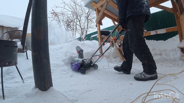 Хватит махать лопатой. КУпил снегоуборщик