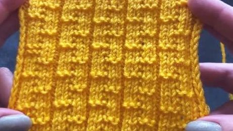 ЛАКОНИЧНЫЙ УЗОР СПИЦАМИ