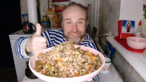 обед с Рыжулей. у меня к вам огромнейшая просьба. мукбанг. обжор. еда на камеру. диета. шизофрения.