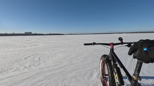 Фэтбайк который снова не смог.Очередной позор на озере Сенеж.Мы снова проиграли битву.Выхода нет. смотреть онлайн