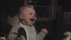 Приколы про маленьких детей, смешные дети. Смех маленьких детей