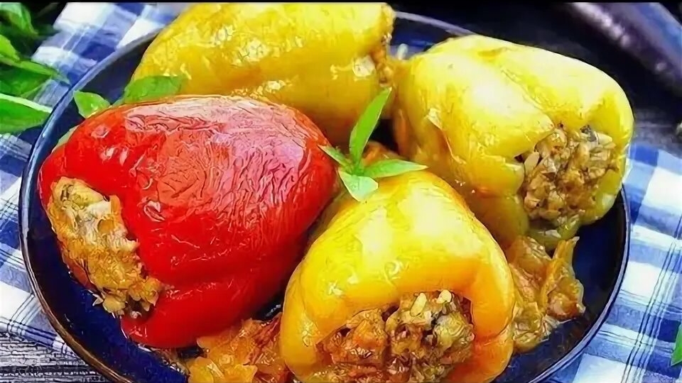 Фаршированные перцы в духовке