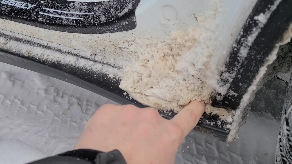 Грязь на заднем пороге Джили Окаванго, нюансы