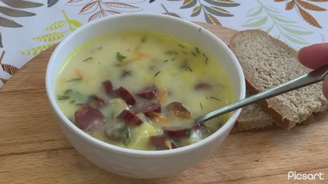 Сырный суп с колбасой который готовится проще чем вы думаете.