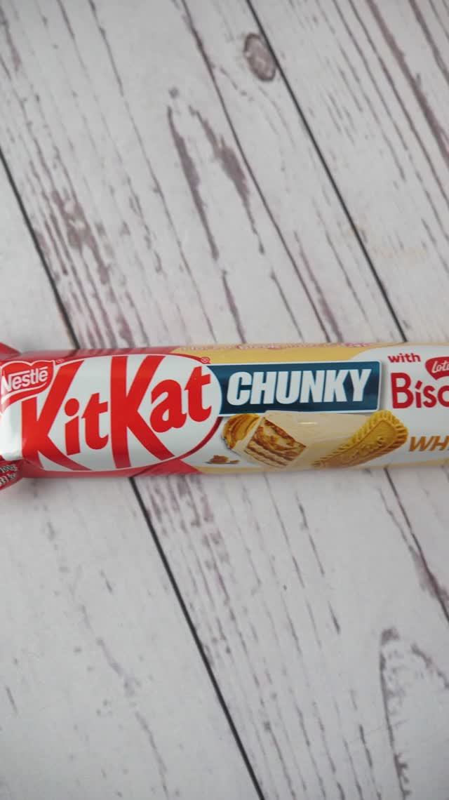 ОЧЕНЬ ВКУСНЫЙ KIT KAT в коллабе с пастой LOTUS от BISCOFF. :)