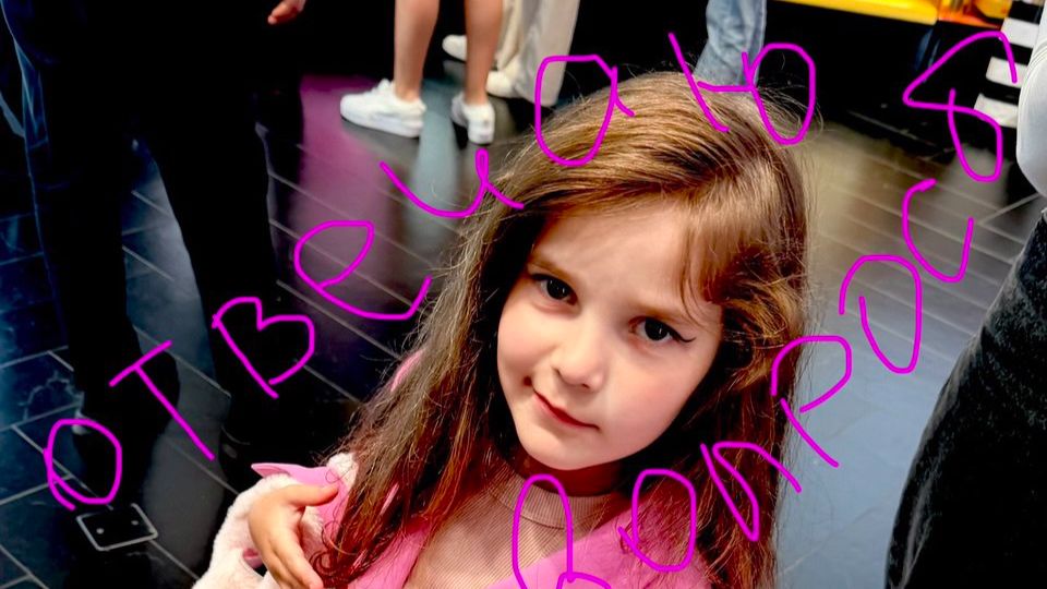 Alice Pink отвечает на вопросы. 5 ЛЕТ смотреть онлайн