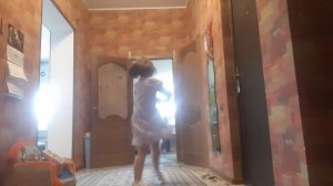 танцую несколько песен не забывайтье на 300 подписчиков вазможно выйдет песня!