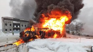 В Югре загорелся бензовоз