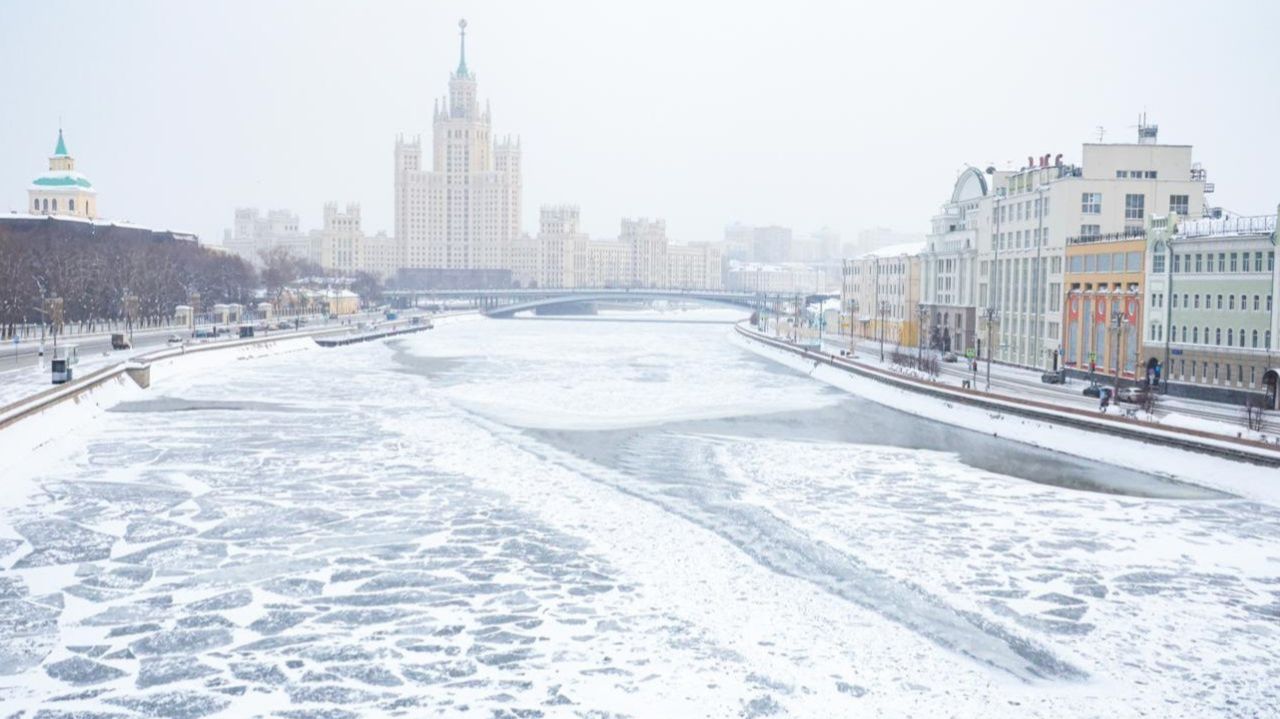 Холода сковали Москву: в российской столице наступил последний сверхморозный день смотреть онлайн
