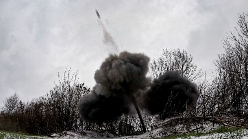 «Гиацинт-Б» поддержал огнем штурмовиков. Лучшее видео из зоны СВО смотреть онлайн