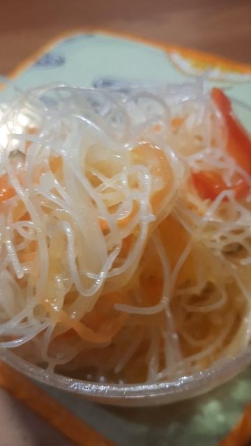 Базовый минимум холостяка. Салат из фунчозы.