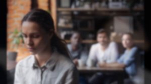 Сколько одиночеств в этом мире — сделано в Clipchamp