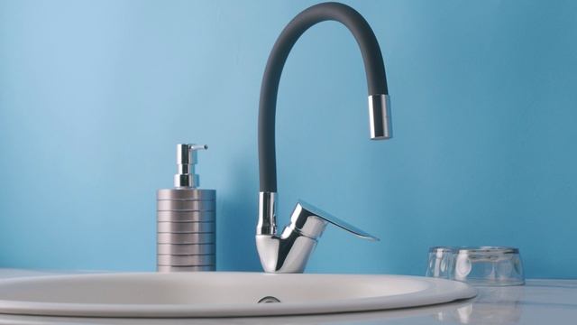 Смеситель для кухни BOOU B8274 -10F-E307A чёрный, хром