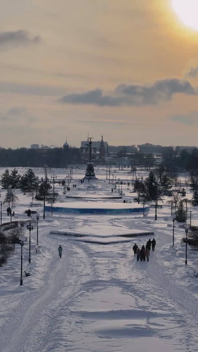 Стрелка. Ярославль. Волжская набережная.