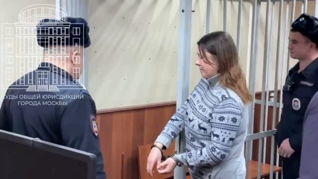 Москвичка напилась и всю ночь звонила в 112, угрожая взорвать Красную площадь и сжечь Ленина смотреть онлайн