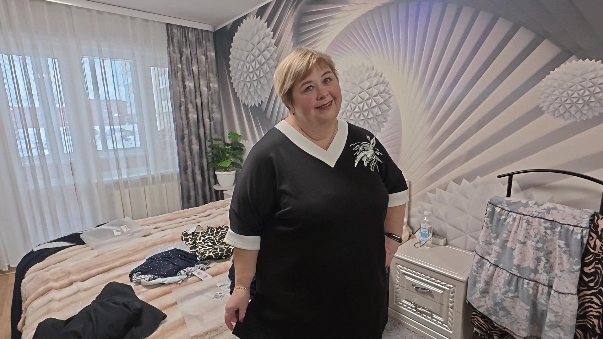 Выбираю себе новые наряды. Отвечаю людям которые нас просто ненавидят. смотреть онлайн