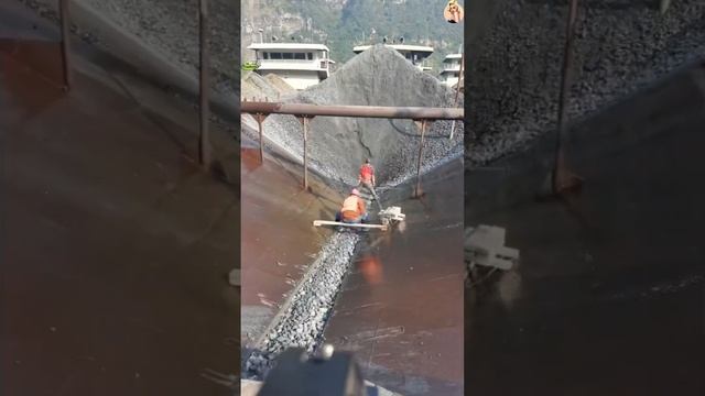 Строительство, разгрузка баржи смотреть онлайн