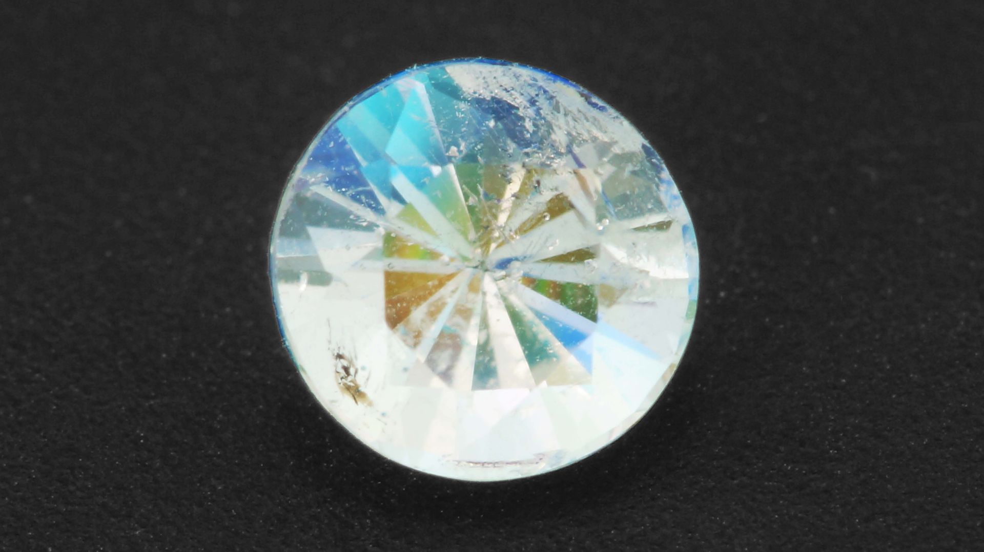 Радужный Лунный камень 1,12 карат