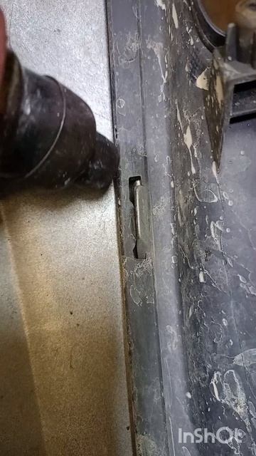 Как снять защёлки на бампере