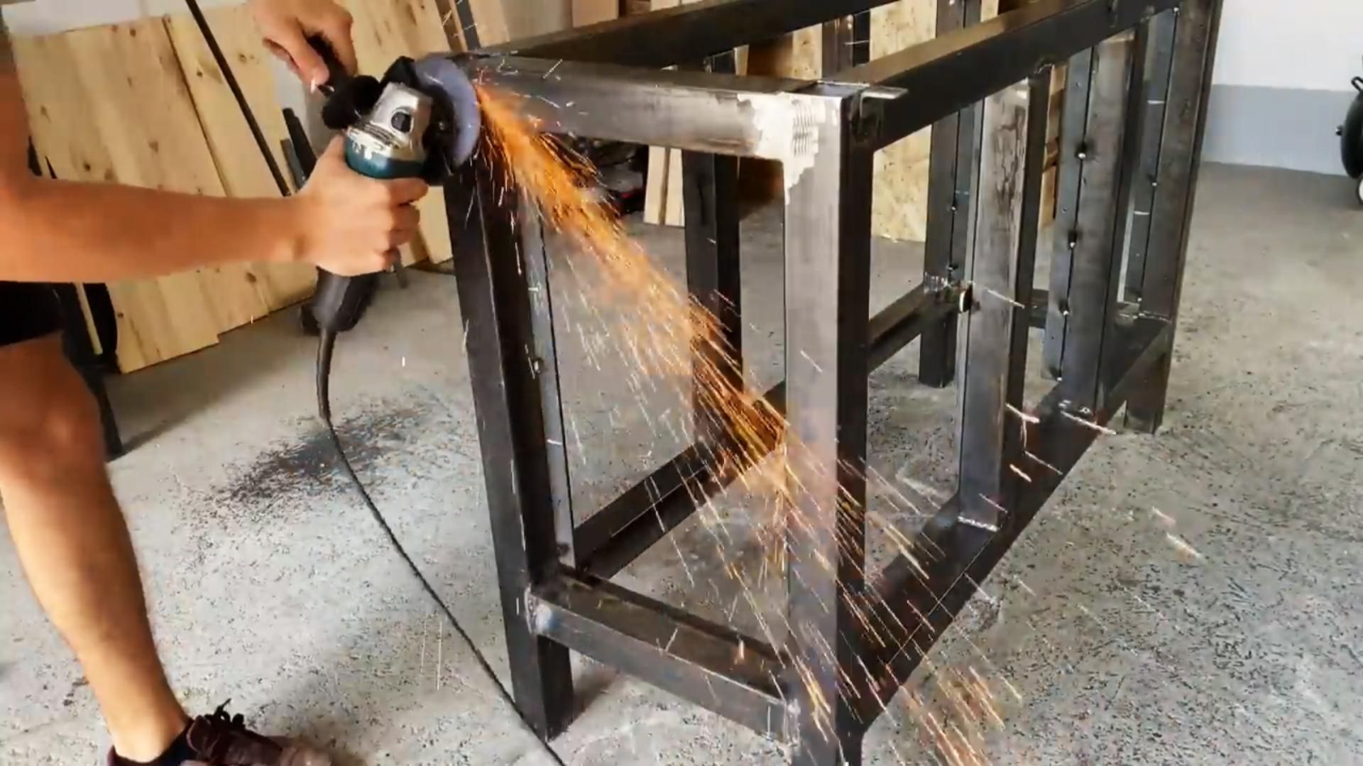 Рабочий стол из стали и дерева своими руками.