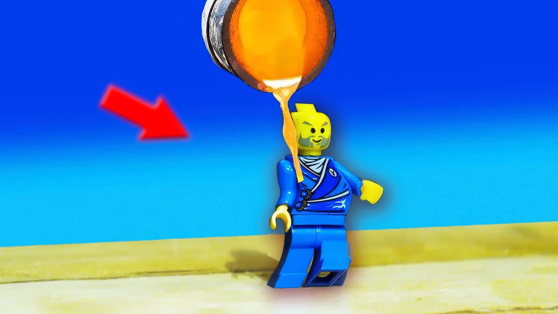 Бедный ЛЕГО ЧЕЛОВЕЧЕК. Что если РАСКАЛЕННЫЙ МЕТАЛЛ ВЛИТЬ В ПОРОХ, МАНДАРИН и ЛЕГО ЧЕЛОВЕЧКА??