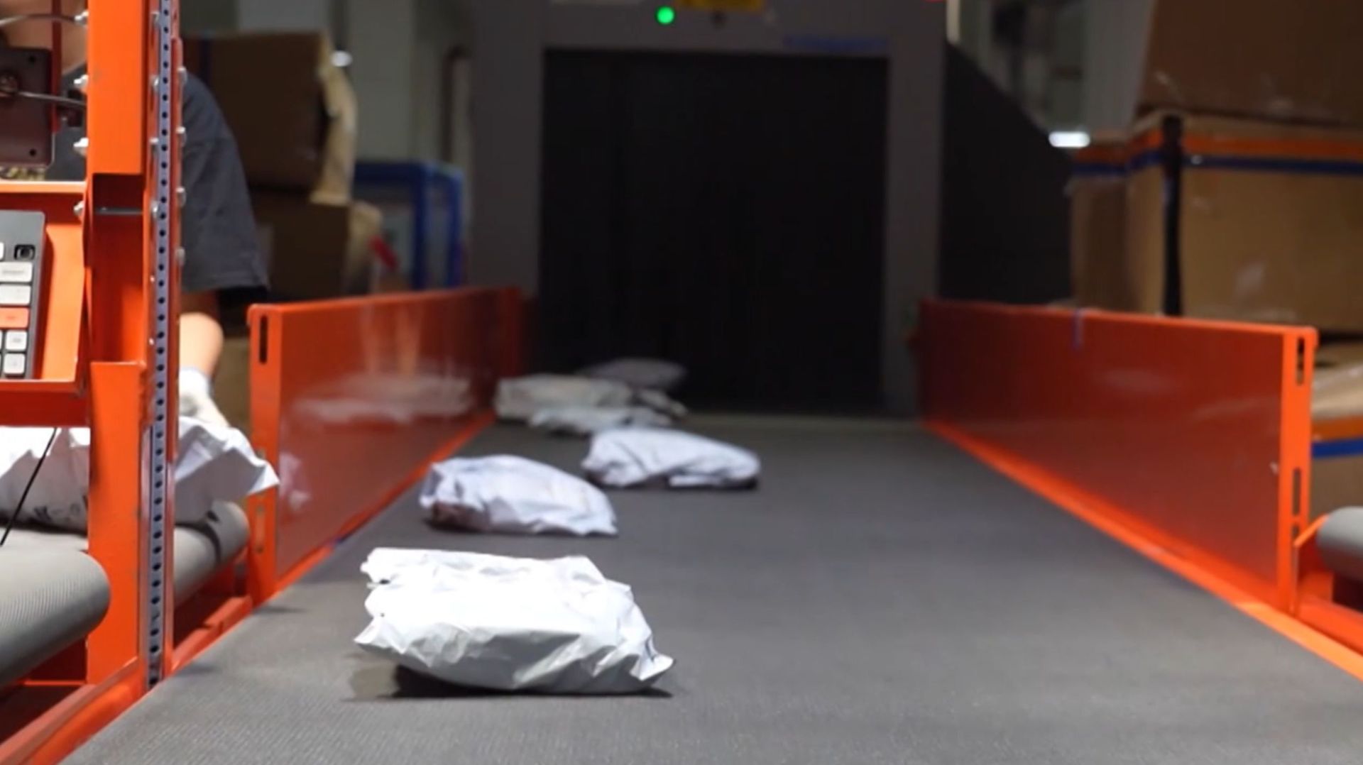 Посылки из-за рубежа подорожали в Казахстане смотреть онлайн