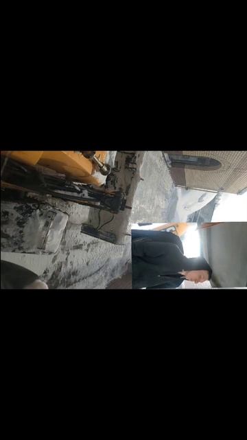 уборка снега из не удобного места#снег #трактор #jcb уборка снега из не удобного места#снег #трактор #jcb