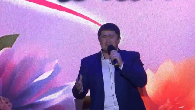 «Спасибо, мама!» - поёт Равиль Умяров смотреть онлайн