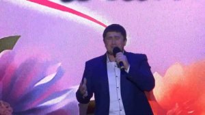 «Спасибо, мама!» - поёт Равиль Умяров