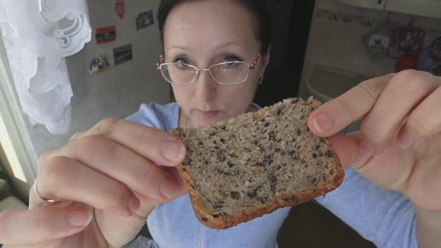 Начало февраля 2026 года... По морозу за едой. Пион за 299 рублей Лаура Десерт. смотреть онлайн