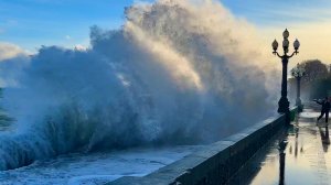Зимний Крым. Вы только полюбуйтесь на эту красоту, бурлящую стихию. Шторм на море в Ялте.