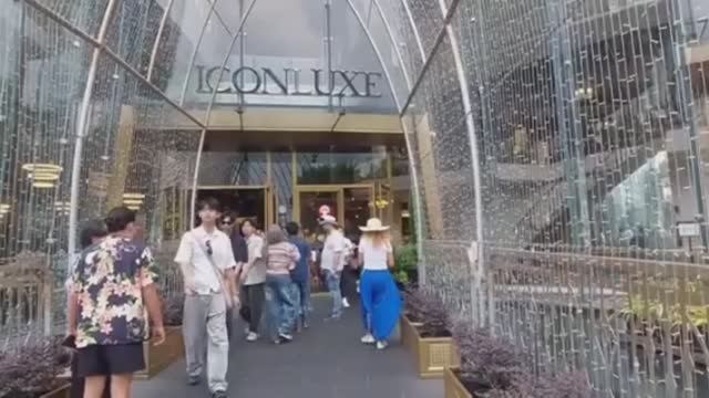 ICONLUXE. Зона с магазинами .Бангкок Паттайя.Таиланд смотреть онлайн