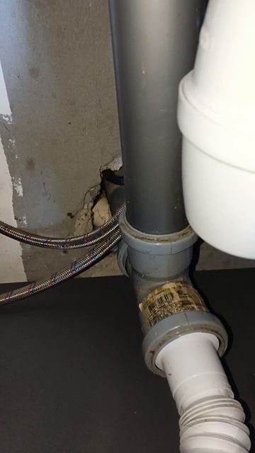 Что делать если унитаз плохо смывает частая проблема в частных домах