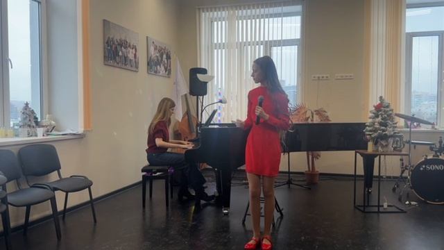 Василиса Гусарова - What are you doing New Year’s eve смотреть онлайн