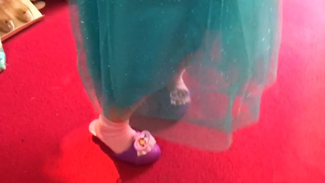 Настя как принцесса Эльза и ТАЙНАЯ КОМНАТА с Каретой смотреть онлайн