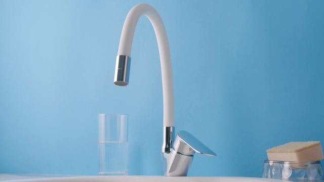 Смеситель для кухни BOOU B8274 -10F-E306A белый, хром