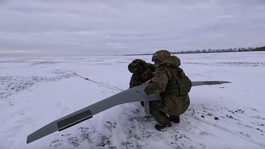 «Скат-350М» напал на противника с воздуха. Лучшее видео из зоны СВО смотреть онлайн
