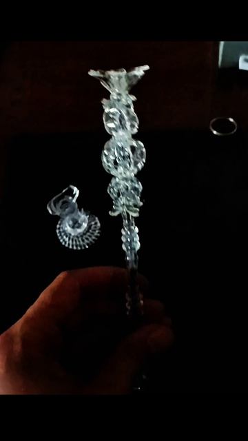 Ручка сделана из хрусталя